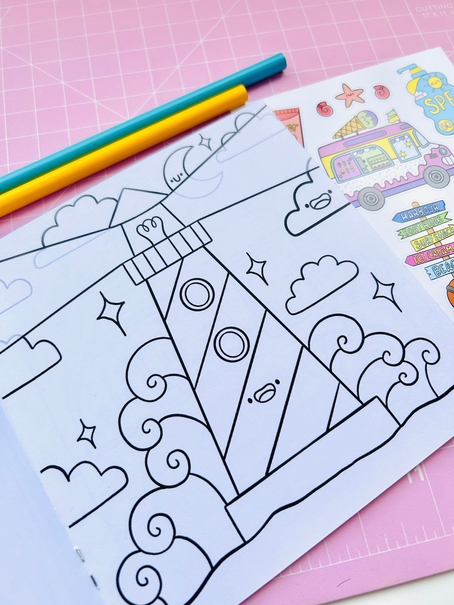 Summer Cuties Colouring Book